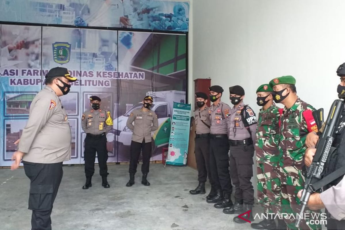 Polri - TNI kawal ketat gudang penyimpanan vaksin COVID-19 di Belitung