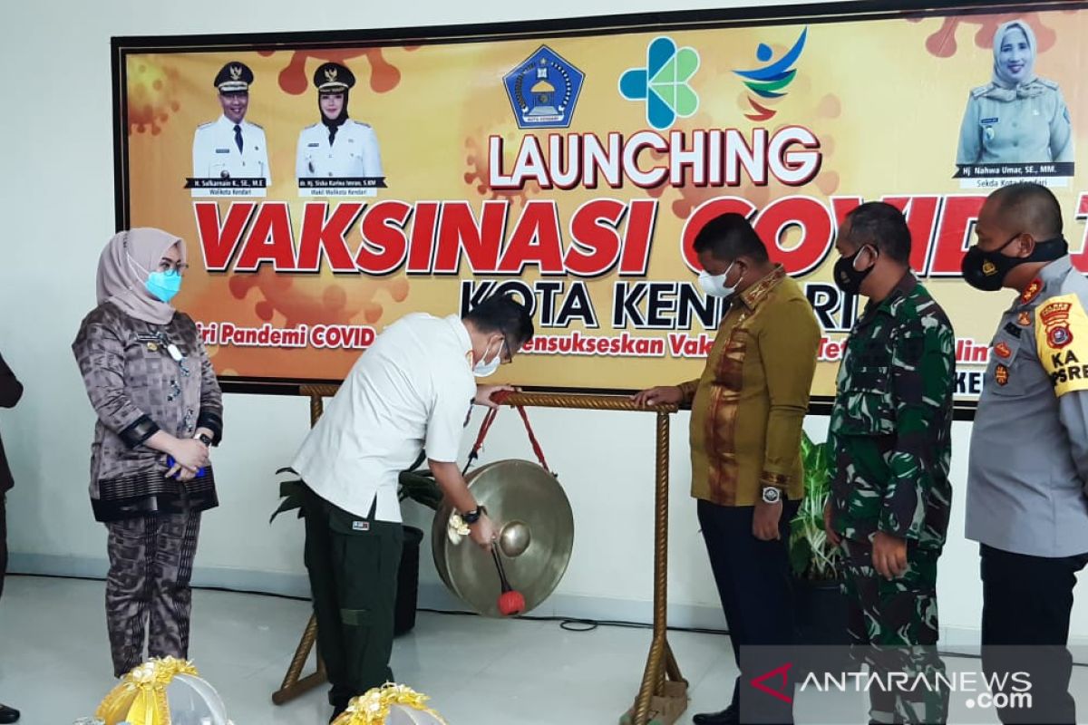 Vaksinasi Diluncurkan, Ketua DPRD Kendari Ajak Warga Dukung Vaksin COVID-19