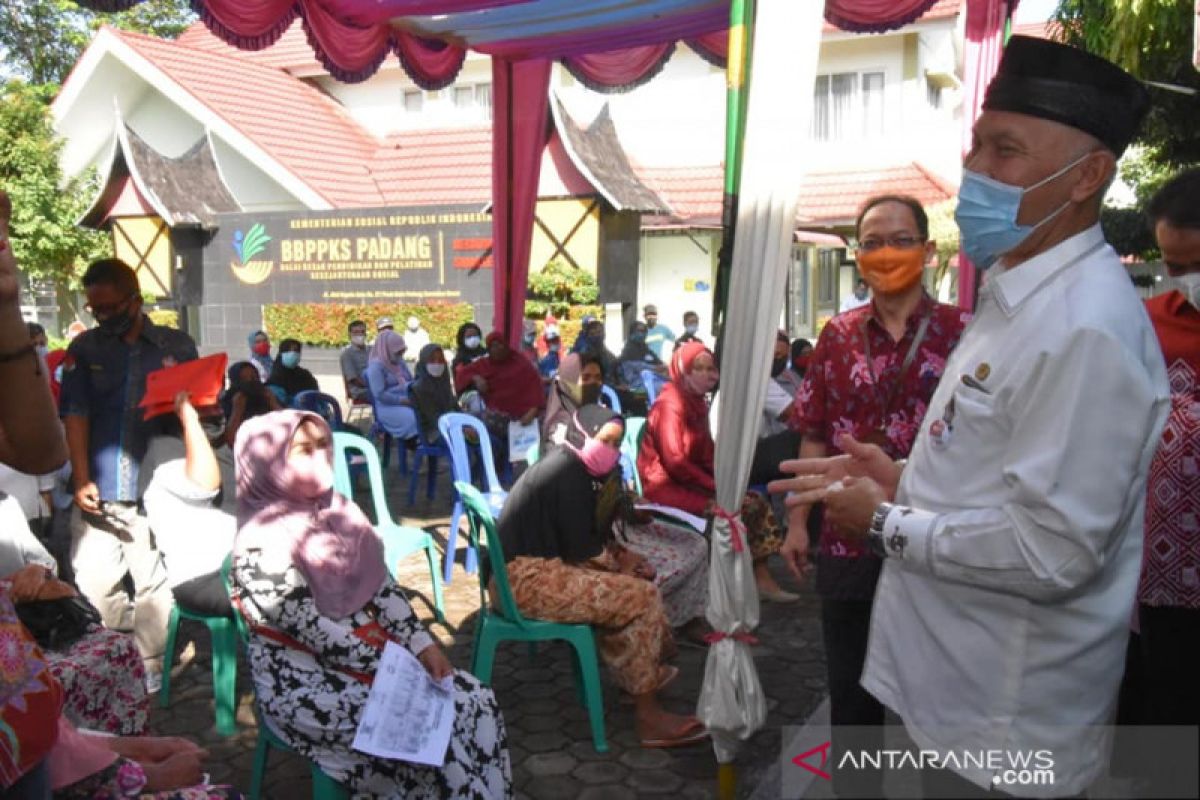 Penyaluran Bantuan Sosial Tunai  di Padang telah mencapai 90 persen