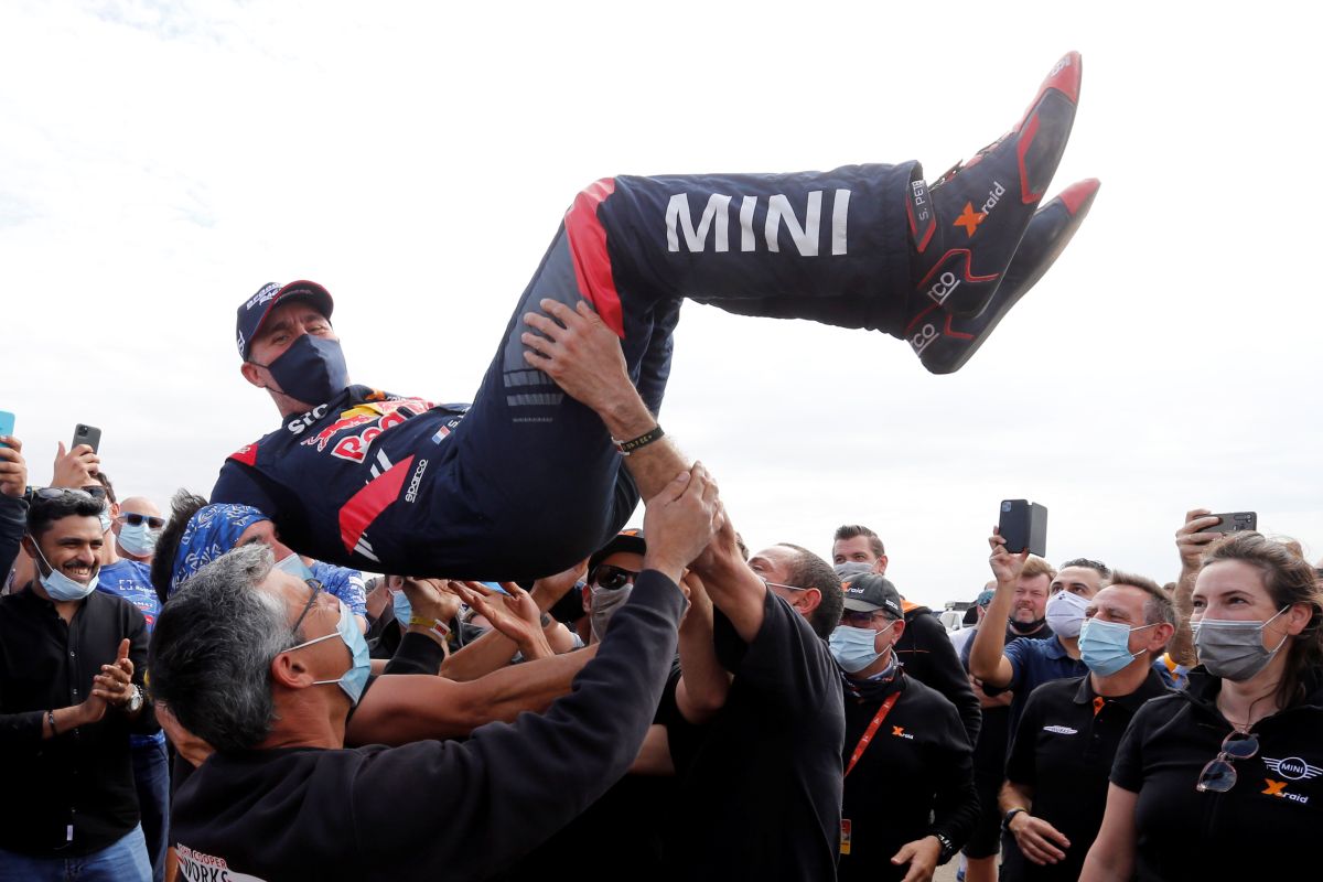 Stephane Peterhansel juara Reli Dakar ke-14 kalinya
