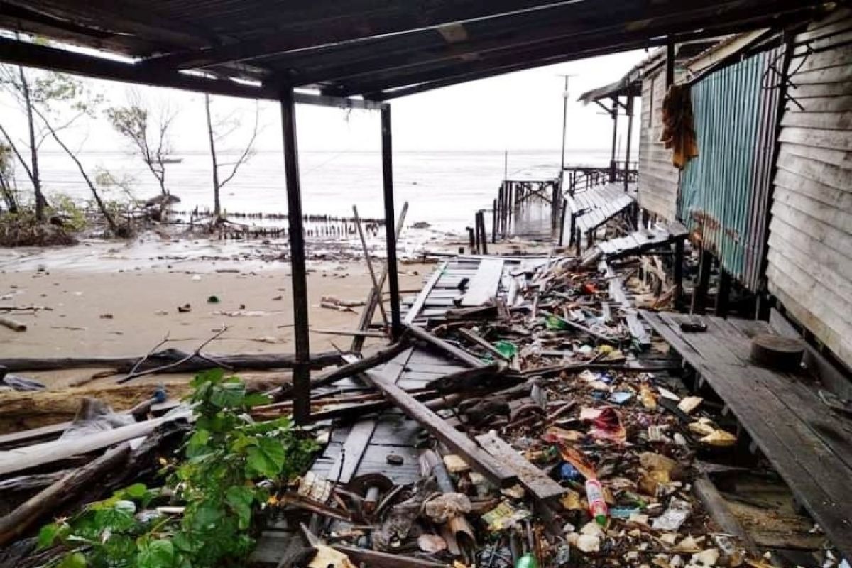 Air pasang ancam warga pesisir Pulang Pisau