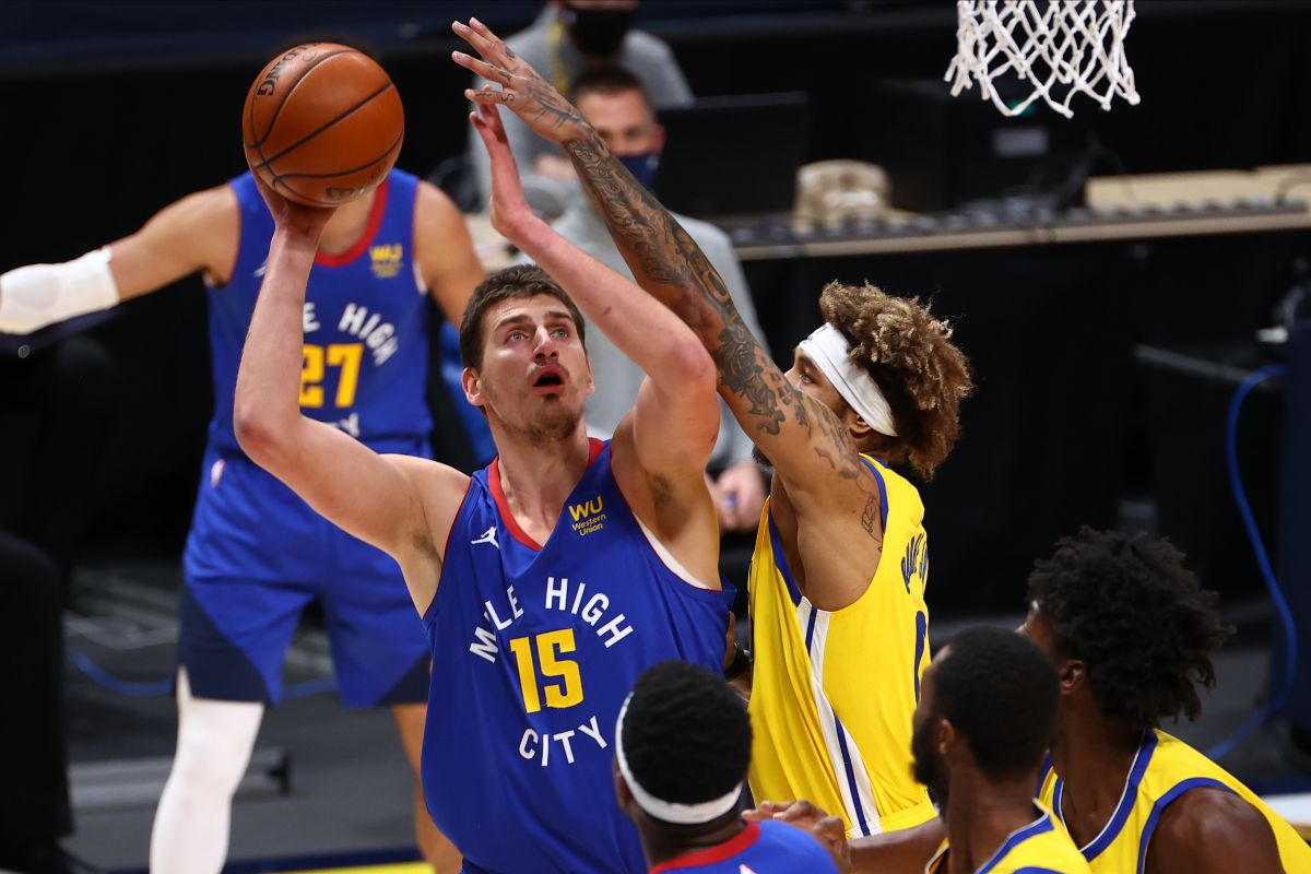 Jokic cetak triple-double saat Nuggets kalahkan Warriors 114-104