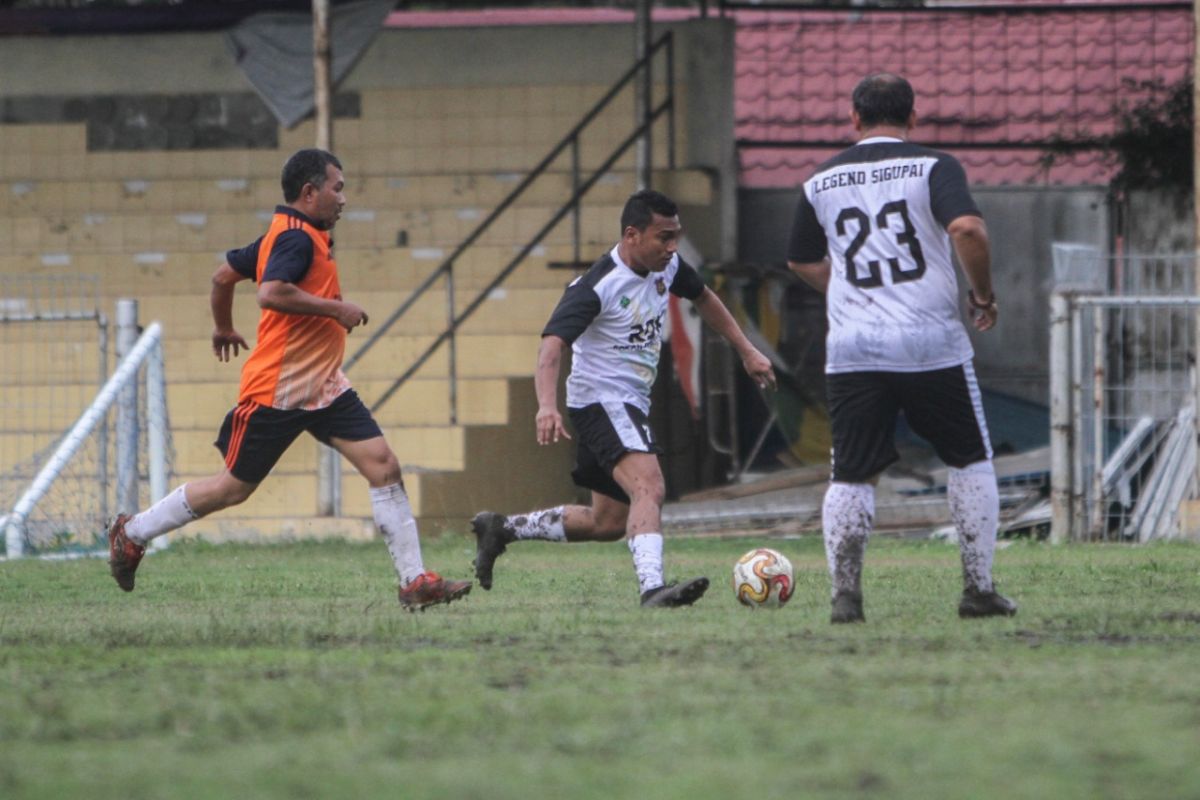 Diperkuat pemain Persiraja, Legend Sigupai FC taklukkan Pewarta Kutaraja