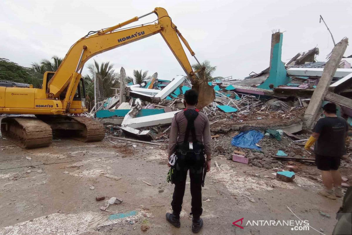 TNI kerahkan pesawat bantu korban gempa Sulbar