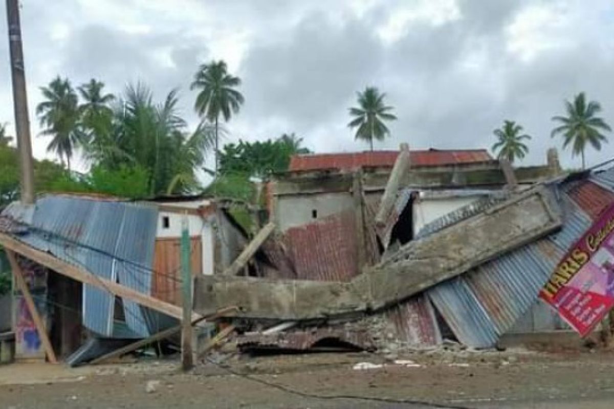 Warga pesisir tinggalkan Kota Majene antisipasi tsunami