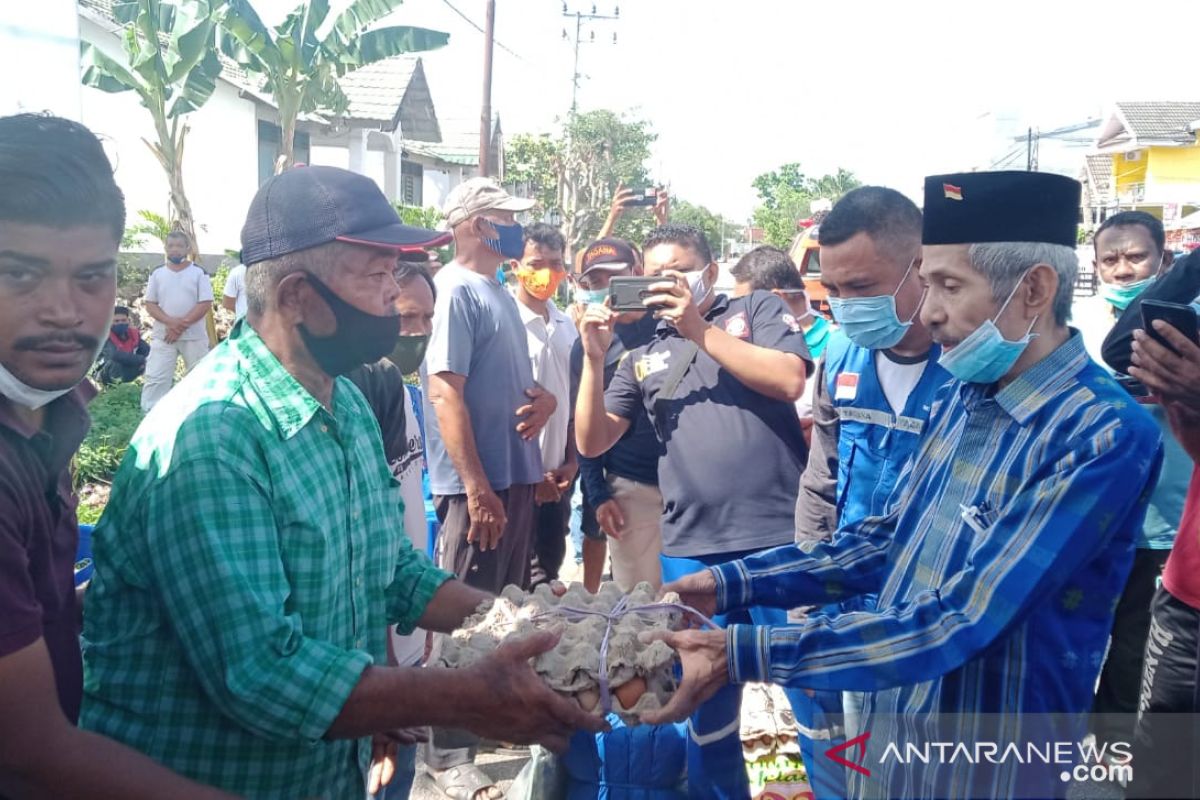 Pemkot Baubau salurkan bantuan tanggap darurat kepada 10 kk korban longsor