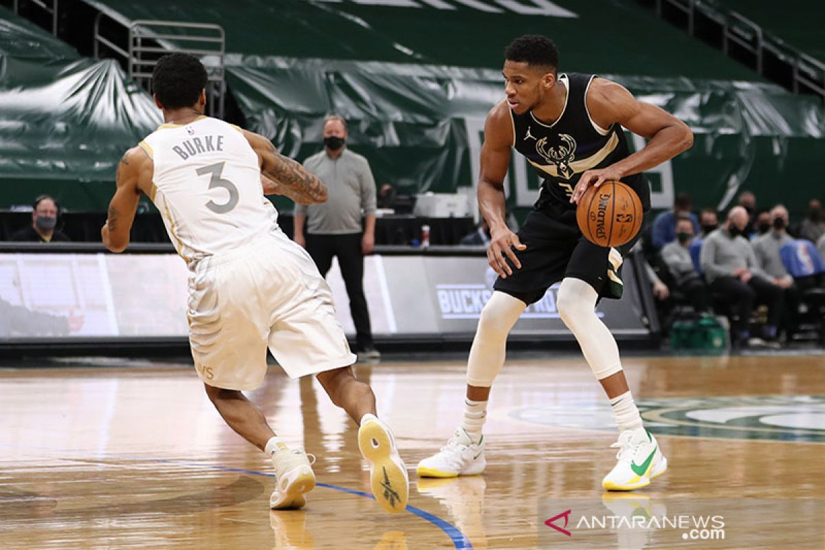 Antetokounmpo menangkan Bucks atas Mavs