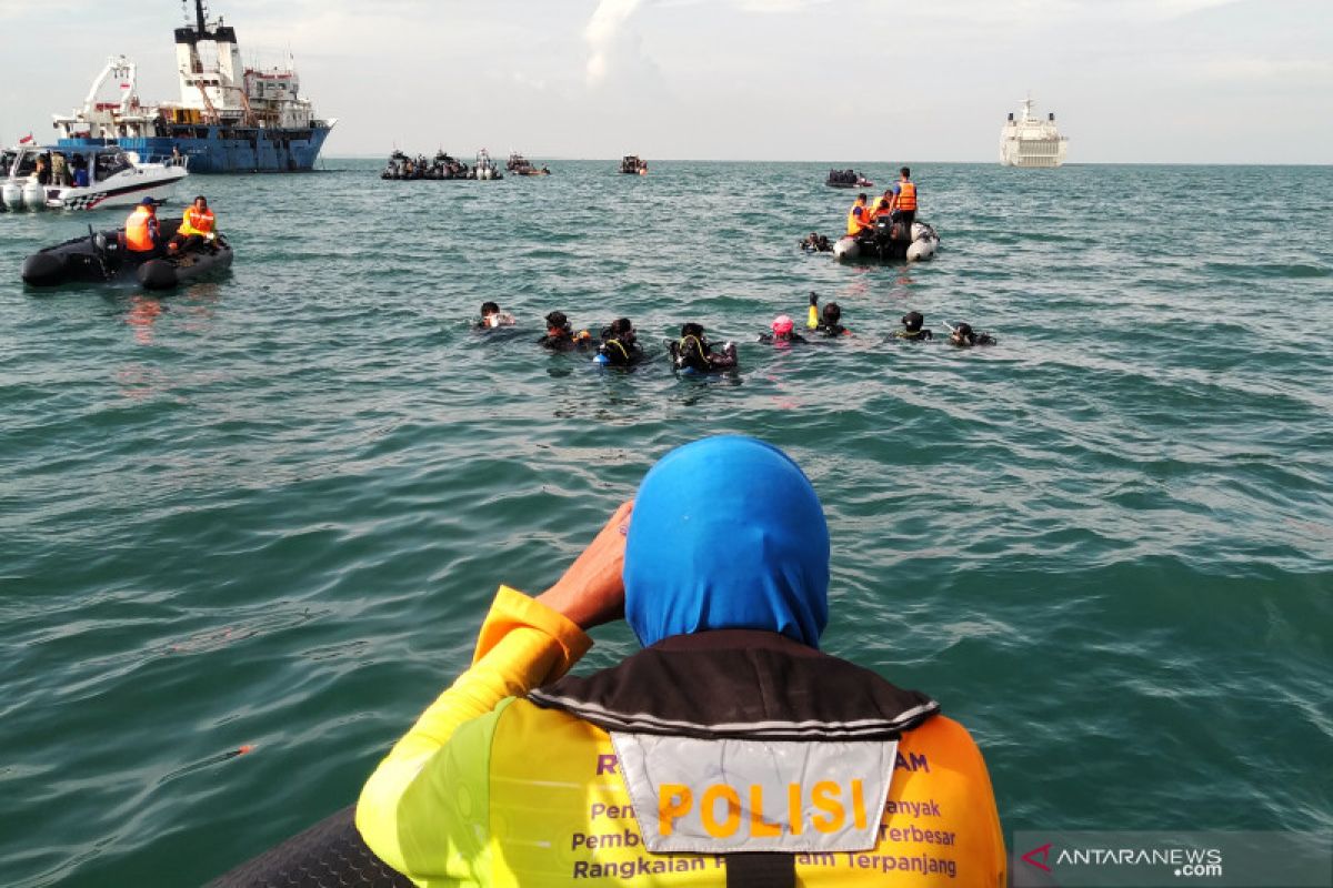 Penyelam Polri fokus pada pencarian korban Sriwijaya Air SJ-182