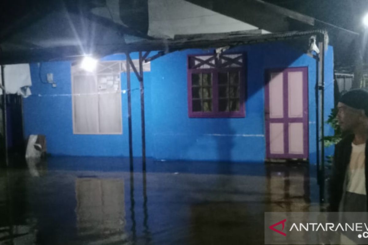 Hari ketiga banjir Banjarmasin air makin naik meski tidak hujan