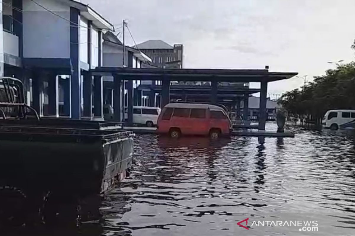Terminal KM-6 Banjarmasin jadi tempat pengungsi korban banjir