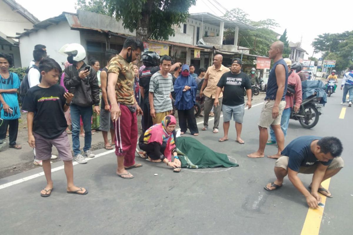 Terduga pelaku tabrak lari seorang pelajar hingga meninggal di jalan raya Kopang diamankan polisi