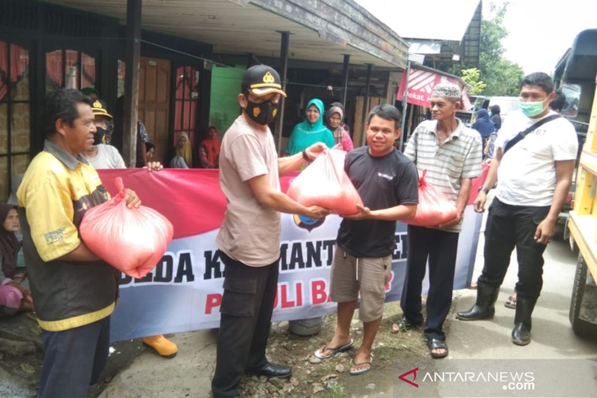 Polres HST salurkan dua ton beras Polda kepada warga terdampak banjir