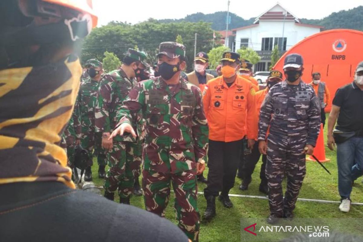 Panglima TNI kerahkan KRI Soeharso membantu korban gempa di Mamuju