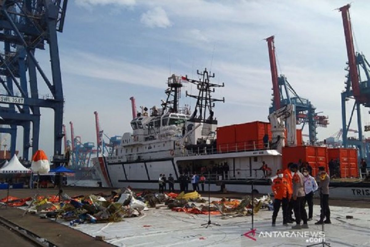 Tim SAR kerahkan 62 kapal pada hari kedelapan pencarian SJ-182