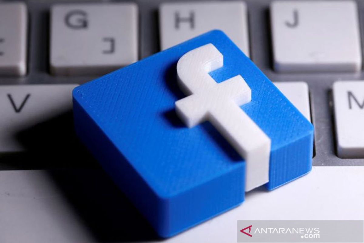 Pimpinan teknologi Facebook mundur