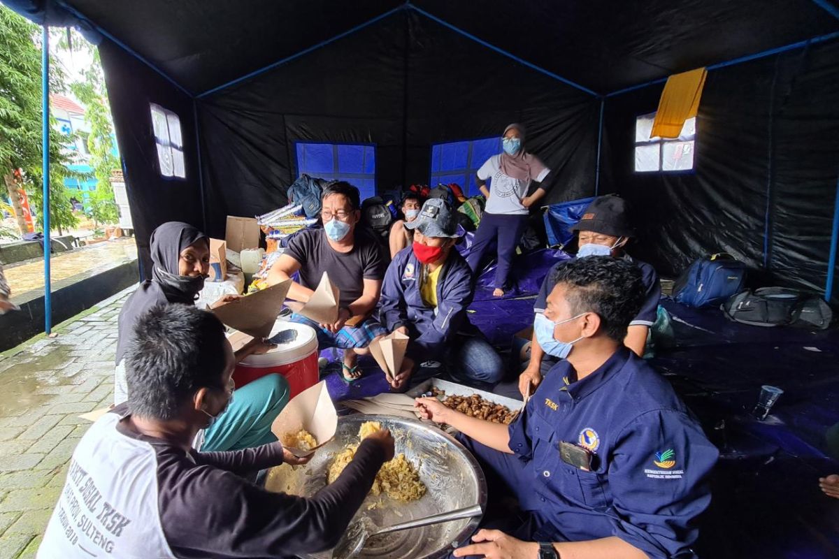 Kemensos dirikan enam dapur umum untuk penyintas gempa di Sulbar