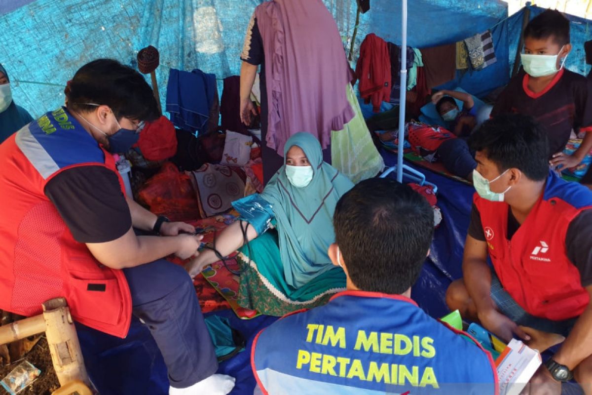Tim medis Pertamina berkeliling periksa kesehatan di posko-posko pengungsian gempa Majene