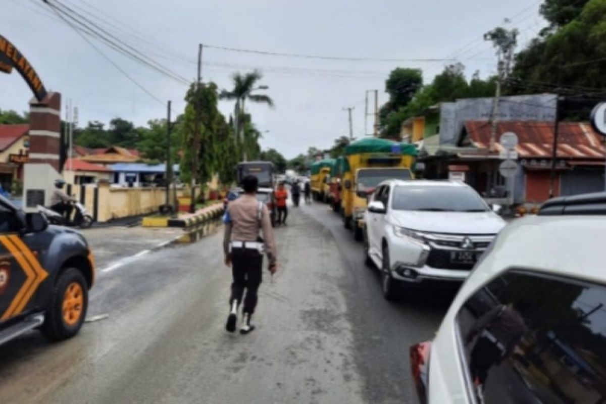 Polres Majene siap kawal bantuan gempa masuk ke lokasi pengungsian