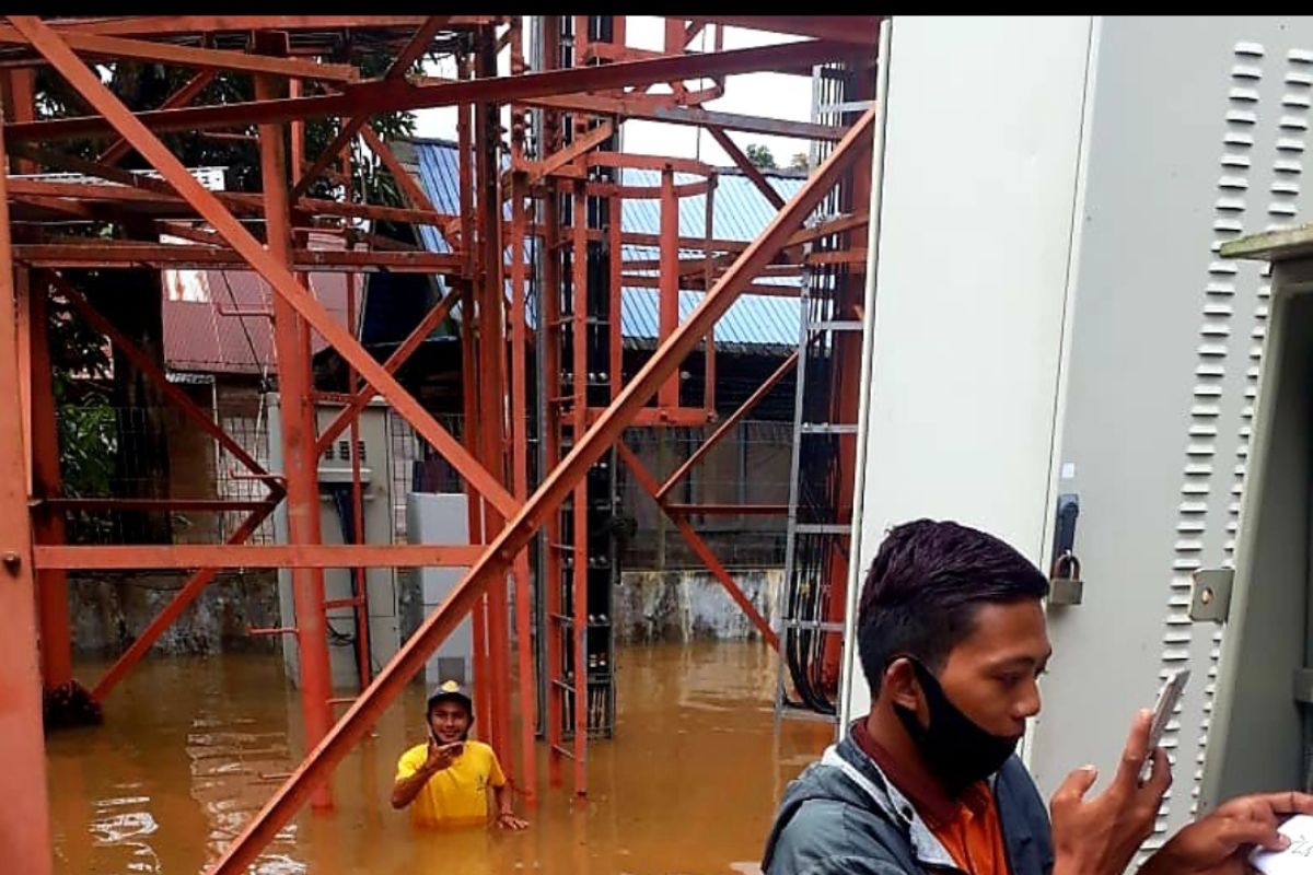 Meski banjir, Telkomsel pastikan layanan telekomunikasi tetap berjalan