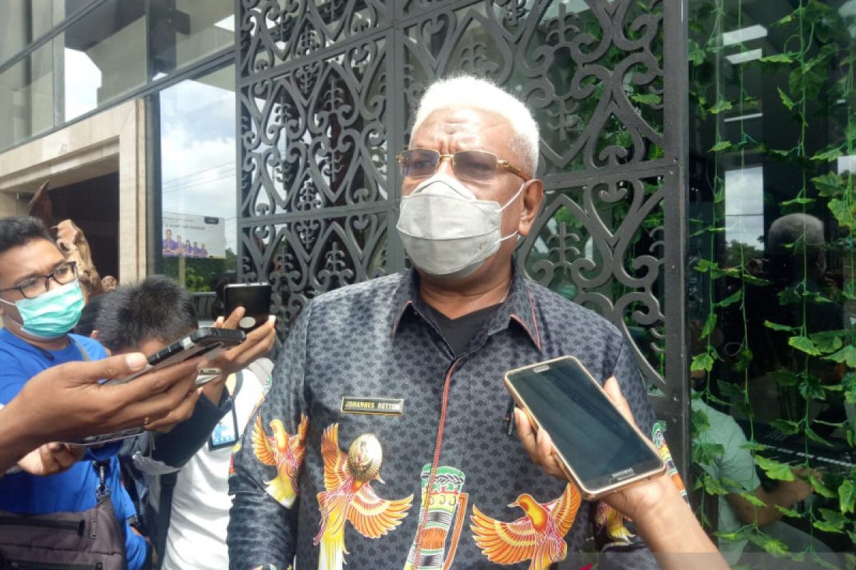 Wabup Mimika: Warga tidak perlu takut divaksin COVID-19