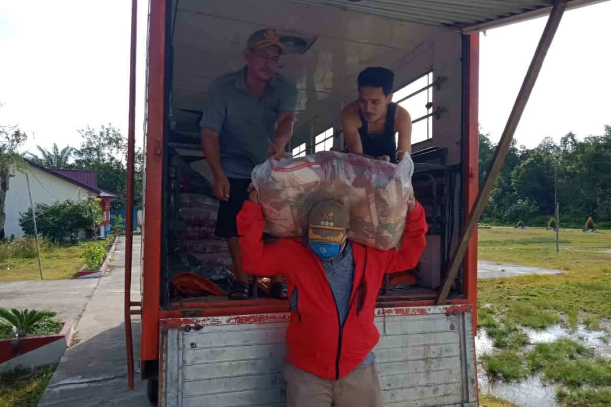 Kabupaten Landak salurkan 2,2 ton beras ke korban banjir