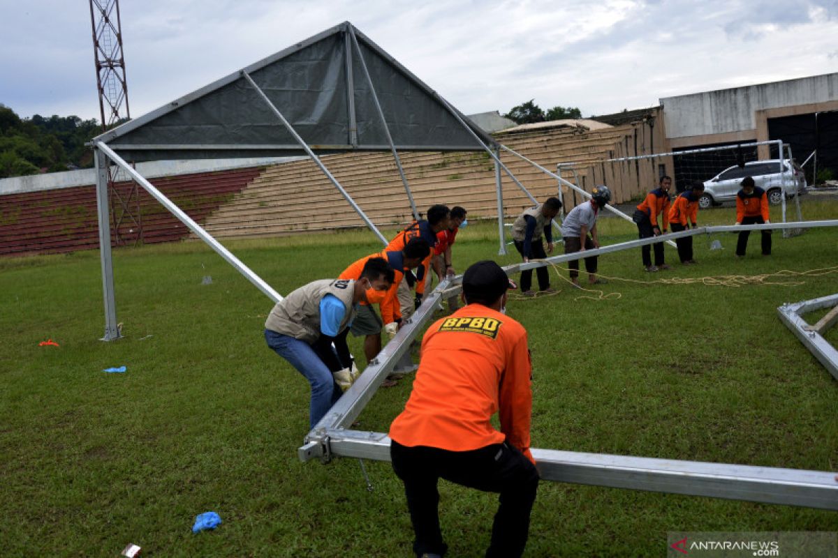 Kemensos dirikan tenda pengungsian di Stadion Manakarra Mamuju