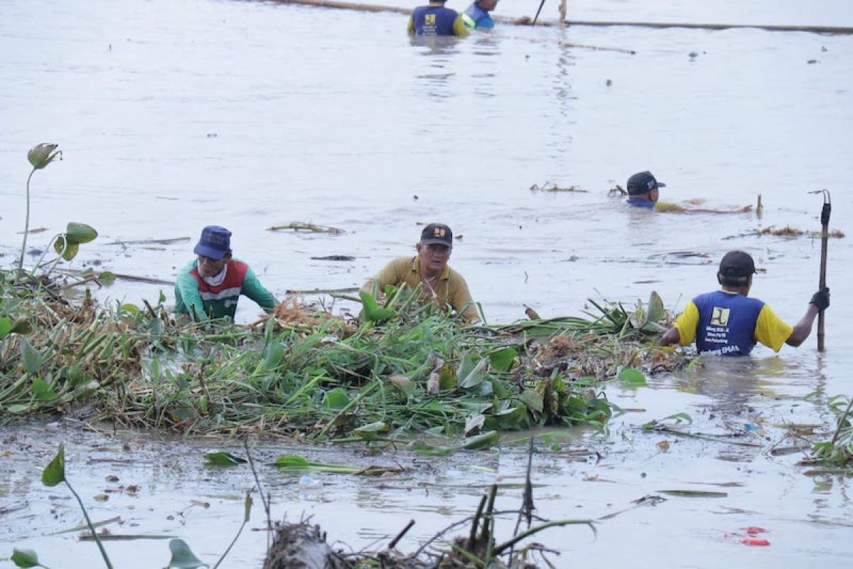 Ratusan pegawai Pemkot Palembang bersihkan kawasan Pulau Kemaro