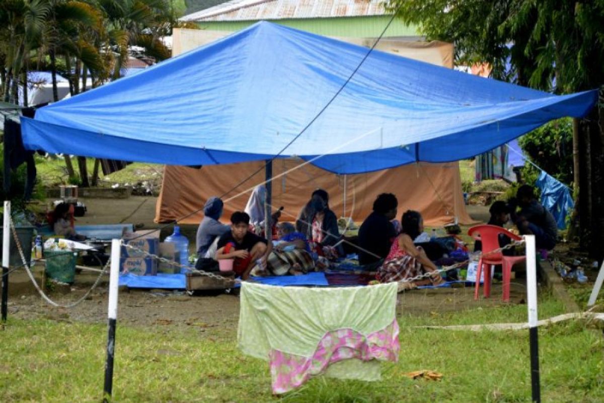 BNN Sulsel serahkan bantuan kebutuhan pokok untuk warga Sulbar