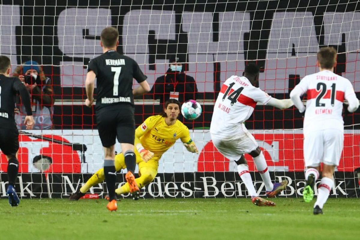 Liga Jerman-Penalti Silas amankan hasil imbang bagi Stuttgart saat jamu Gladbach
