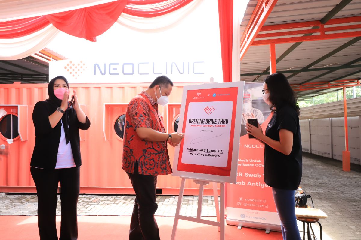 Plt Wali Kota berharap perusahaan swasta di Surabaya buka drive thru swab PCR