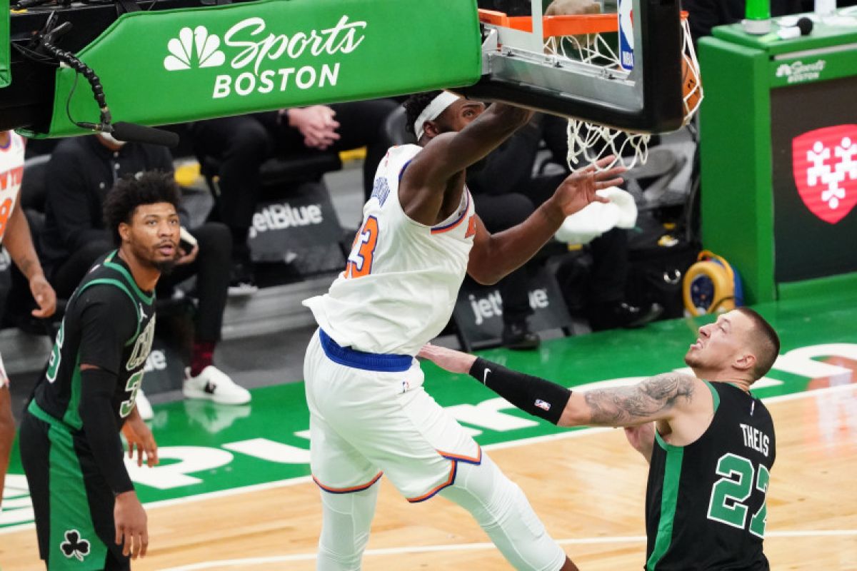 New York  Knicks gasak Celtics dengan selisih besar 105-75