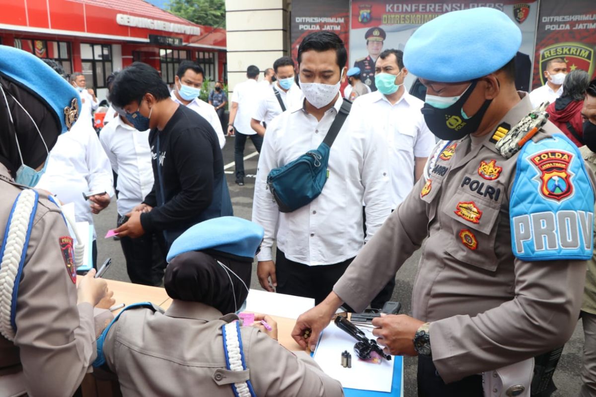 Propam Polda Jatim periksa senjata api milik anggota