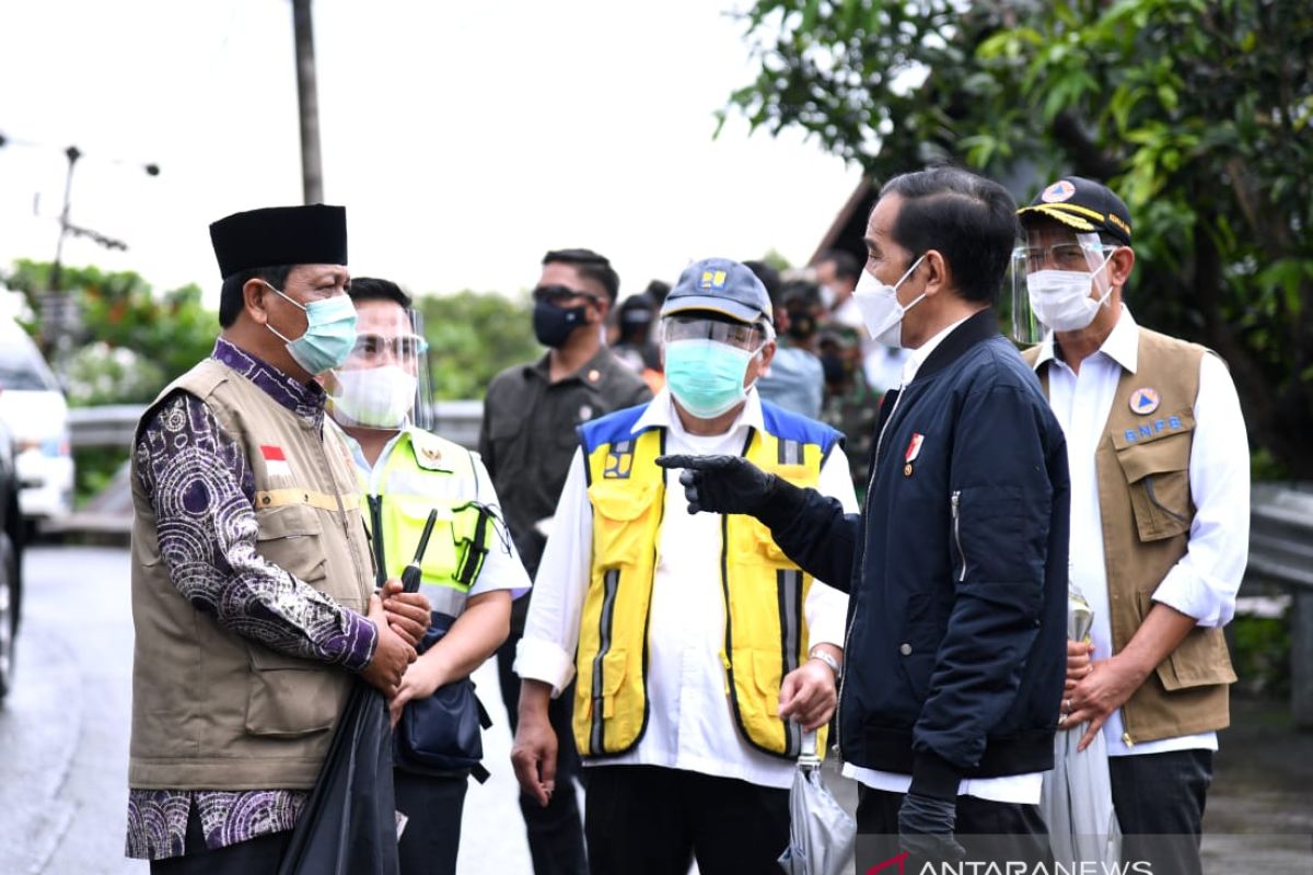 Presiden tekankan tiga hal saat tinjau banjir di Kalsel