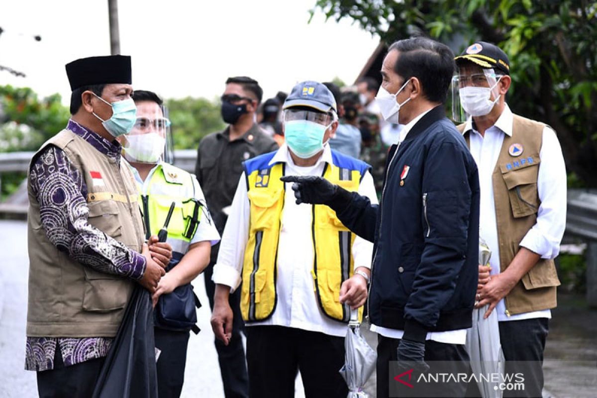 Bantuan presiden untuk korban banjir Kalsel disalurkan lewat jalur udara