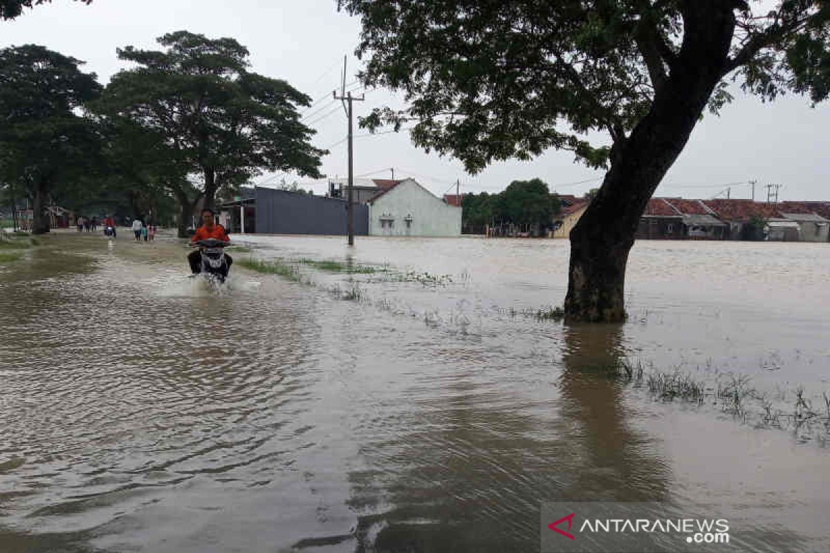 Jalur Arjawinangun ke Panguragan Cirebon terendam banjir