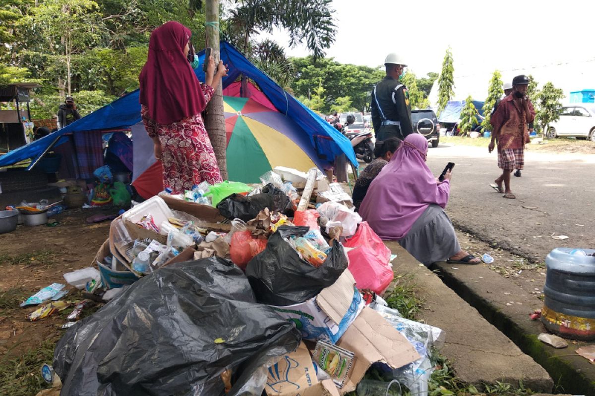 Pengungsi korban gempa di Mamuju Sulbar keluhkan minimnya air bersih