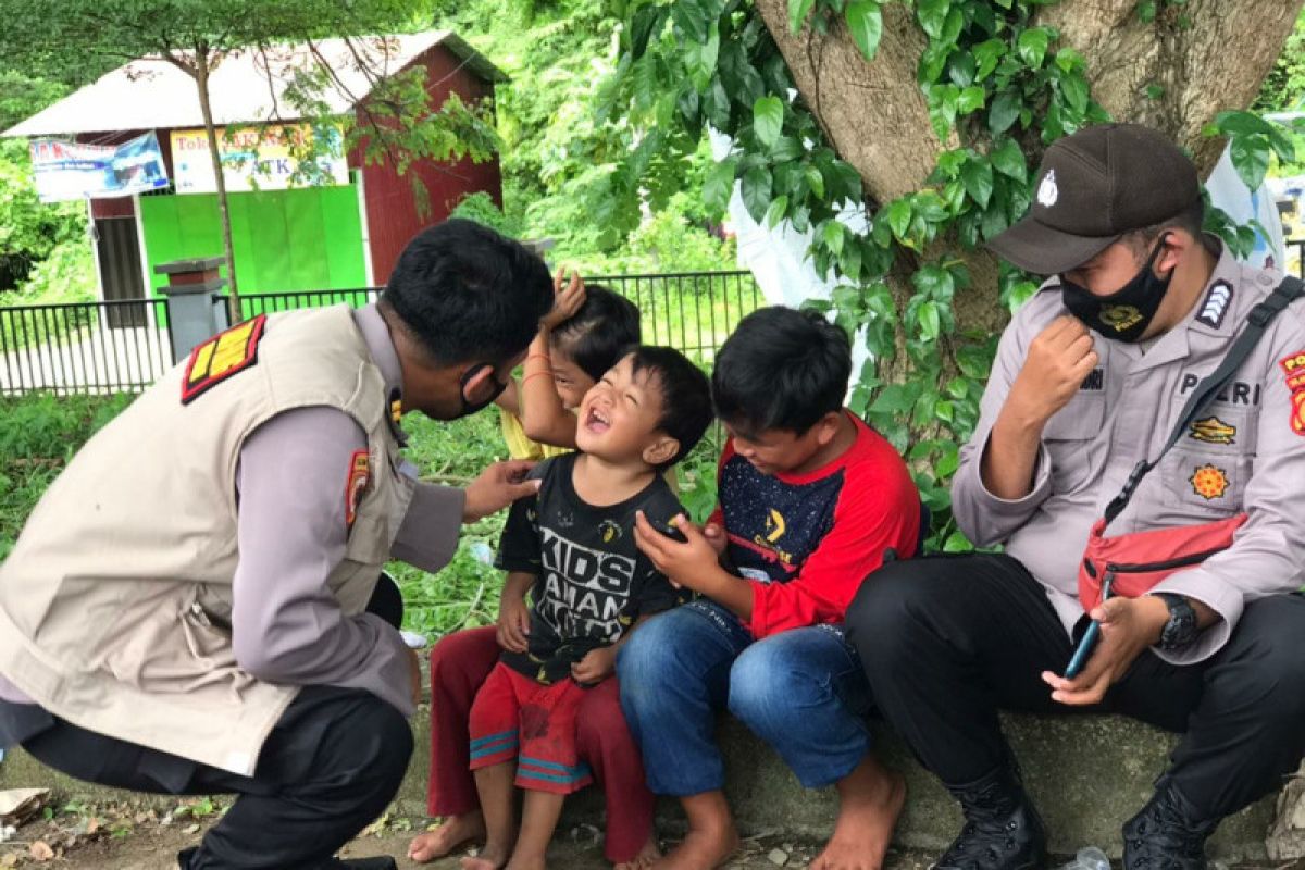 Tim Trauma Healing Polda Sulbar pulihkan anak-anak korban gempa