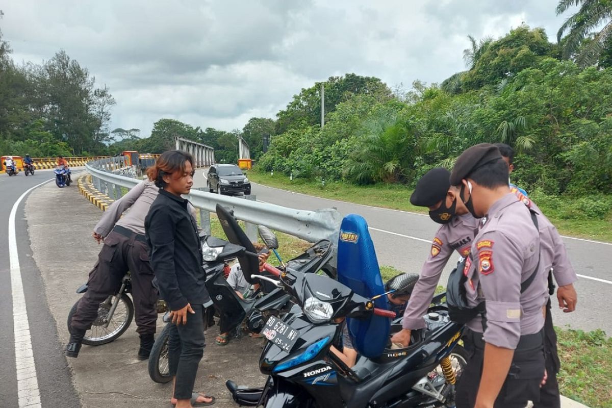 Polisi Mukomuko gelar patroli antipasipasi begal