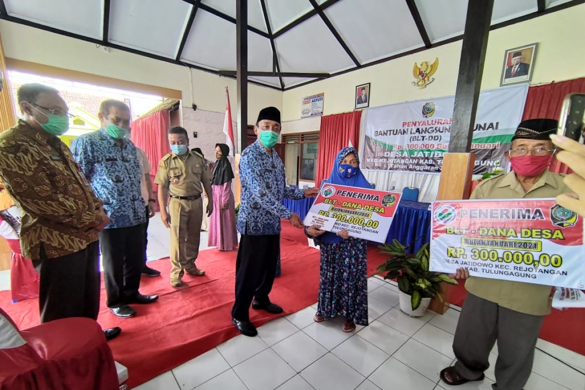 Tulungagung menjadi kabupaten pertama di Jatim salurkan BLT dana desa