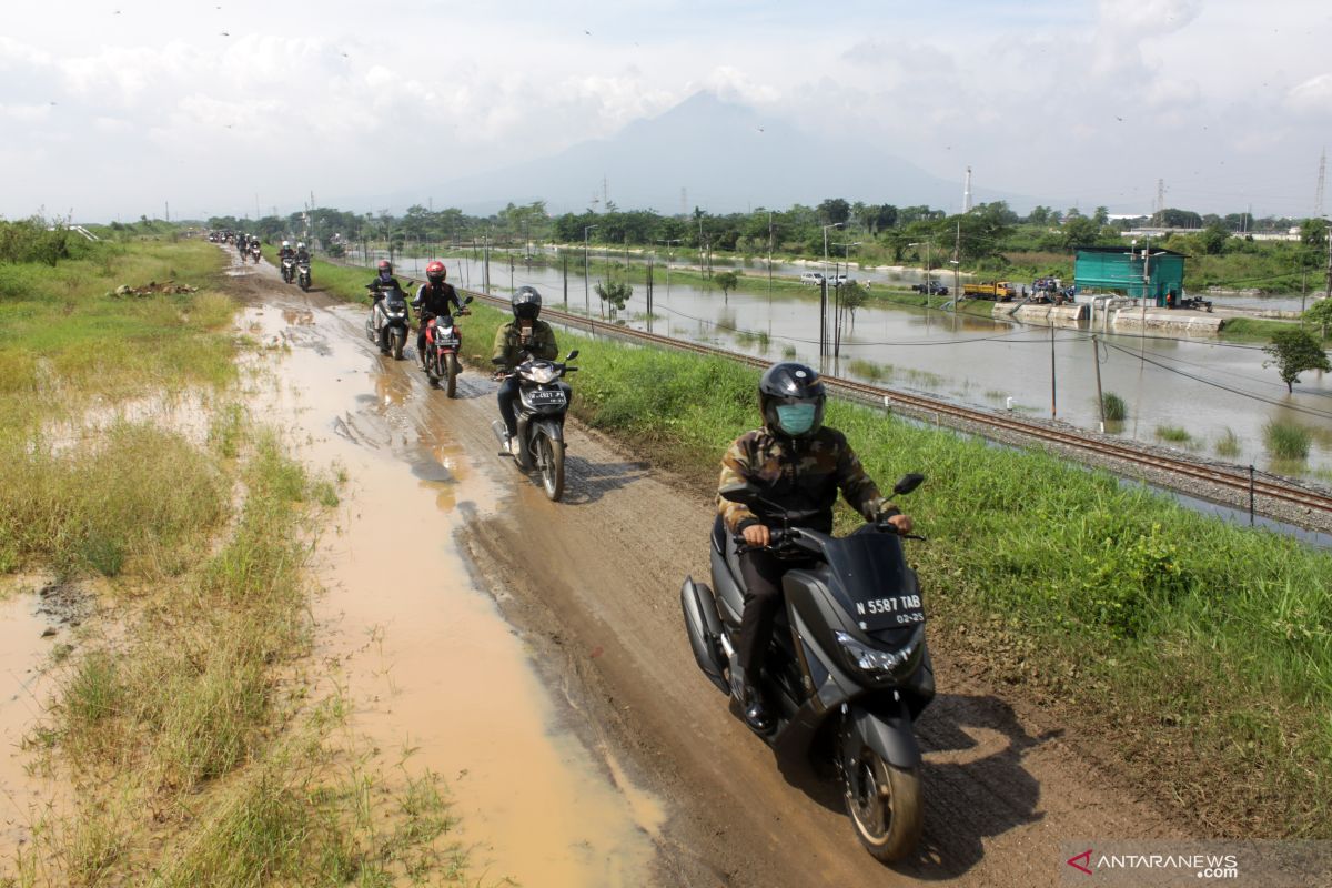 Jalan Raya Porong ditutup akibat banjir