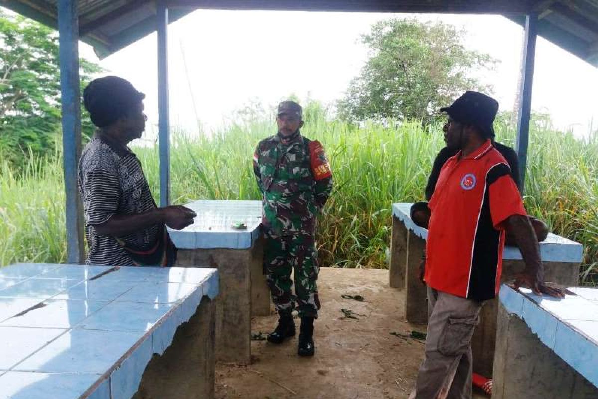 Babinsa gelar komunikasi sosial dengan warga kampung Alang-Alang