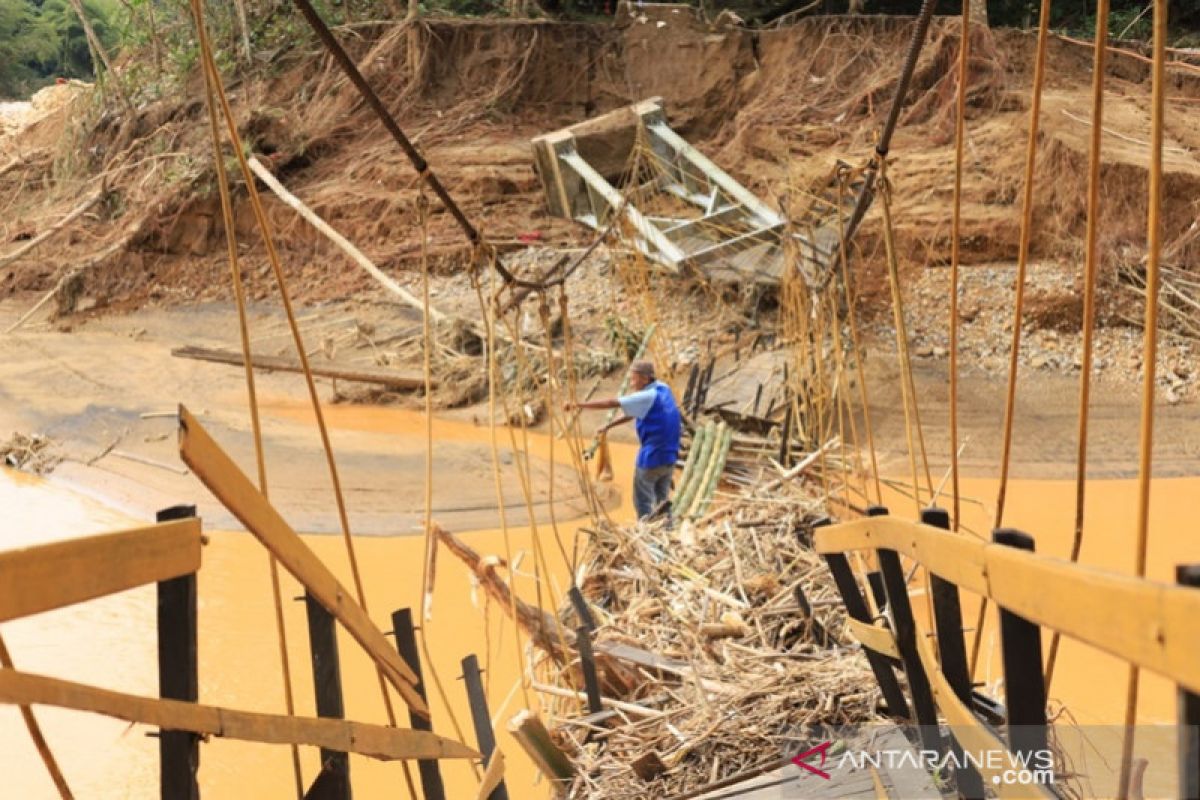 Ratusan rumah hilang akibat banjir di Hulu Sungai Tengah, Kalsel
