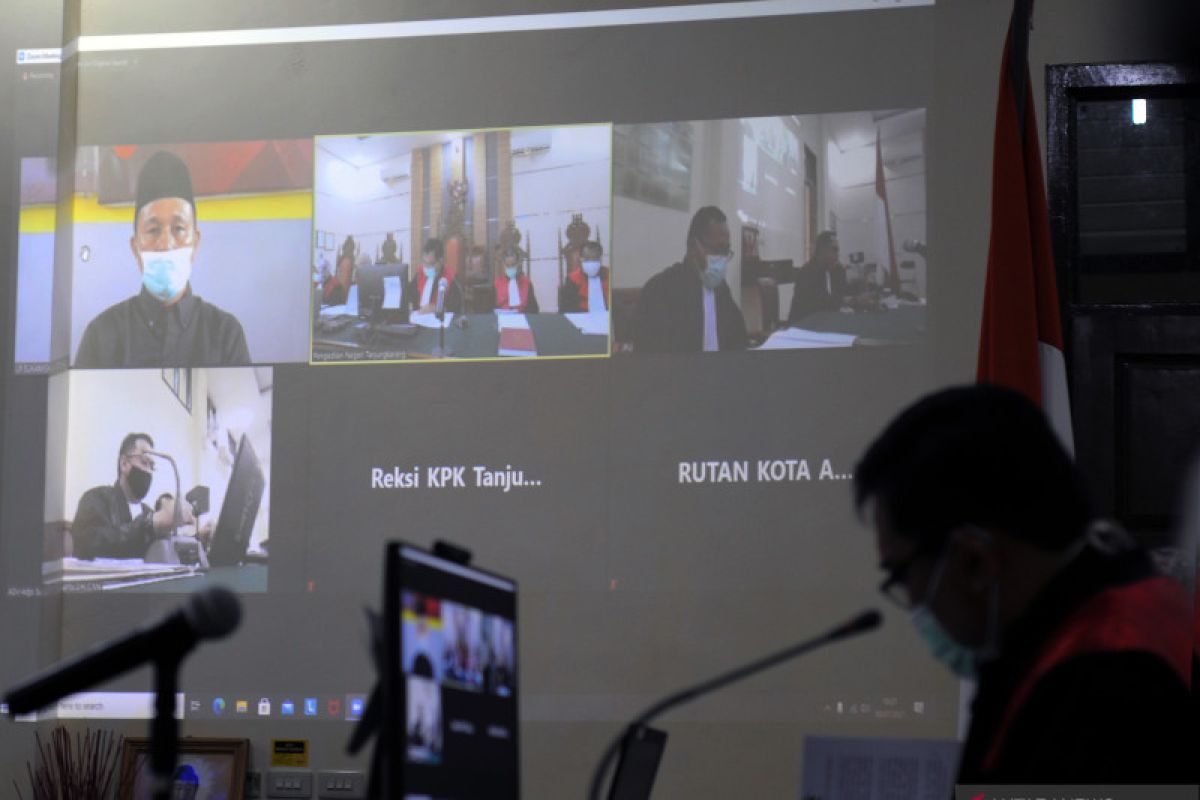 Mantan Bupati Lampung Tengah Mustafa kecewa harga "fee" DAK tinggi