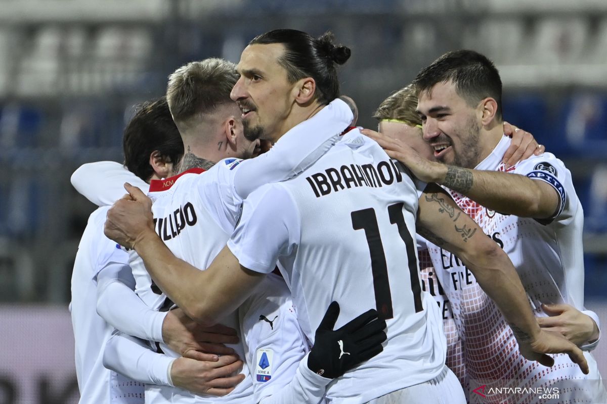 Ibrahimovic mengemas dua gol untuk mengunci kemenangan 2-0 AC Milan