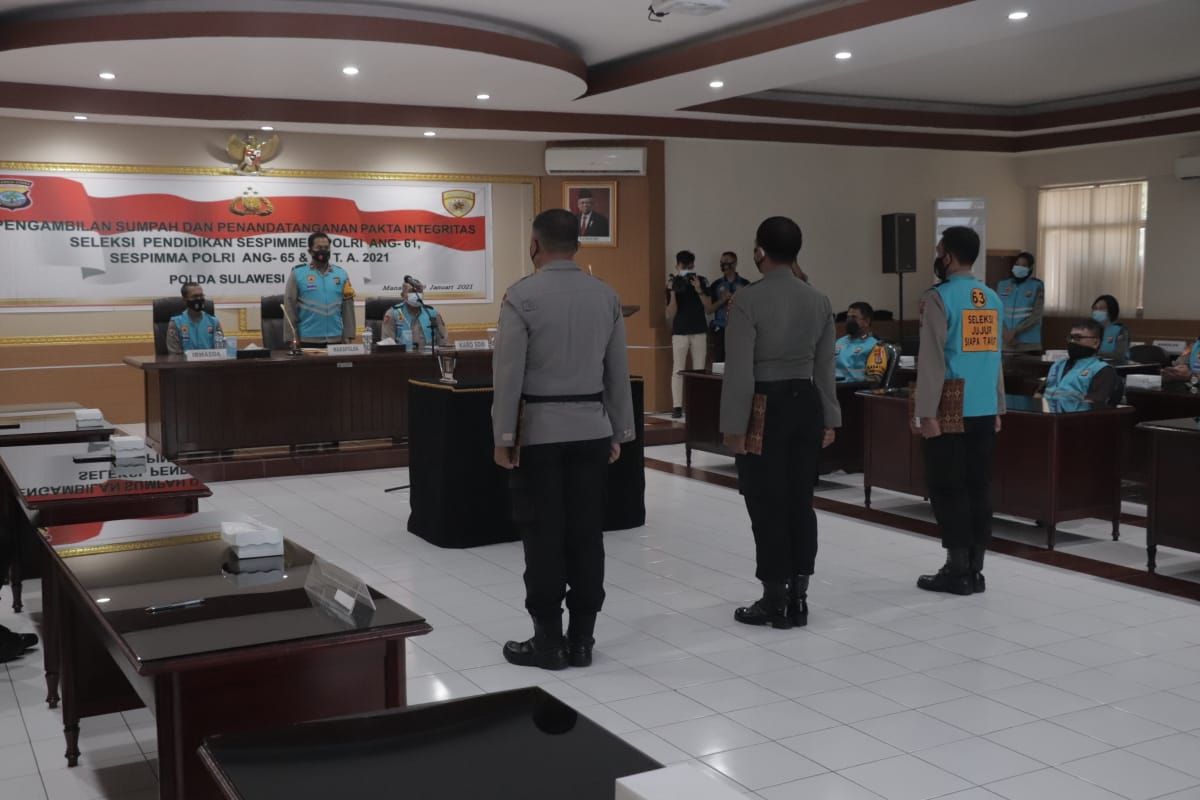 Penandatanganan pakta integritas awali seleksi Sespimmen Polda Sulawesi Utara
