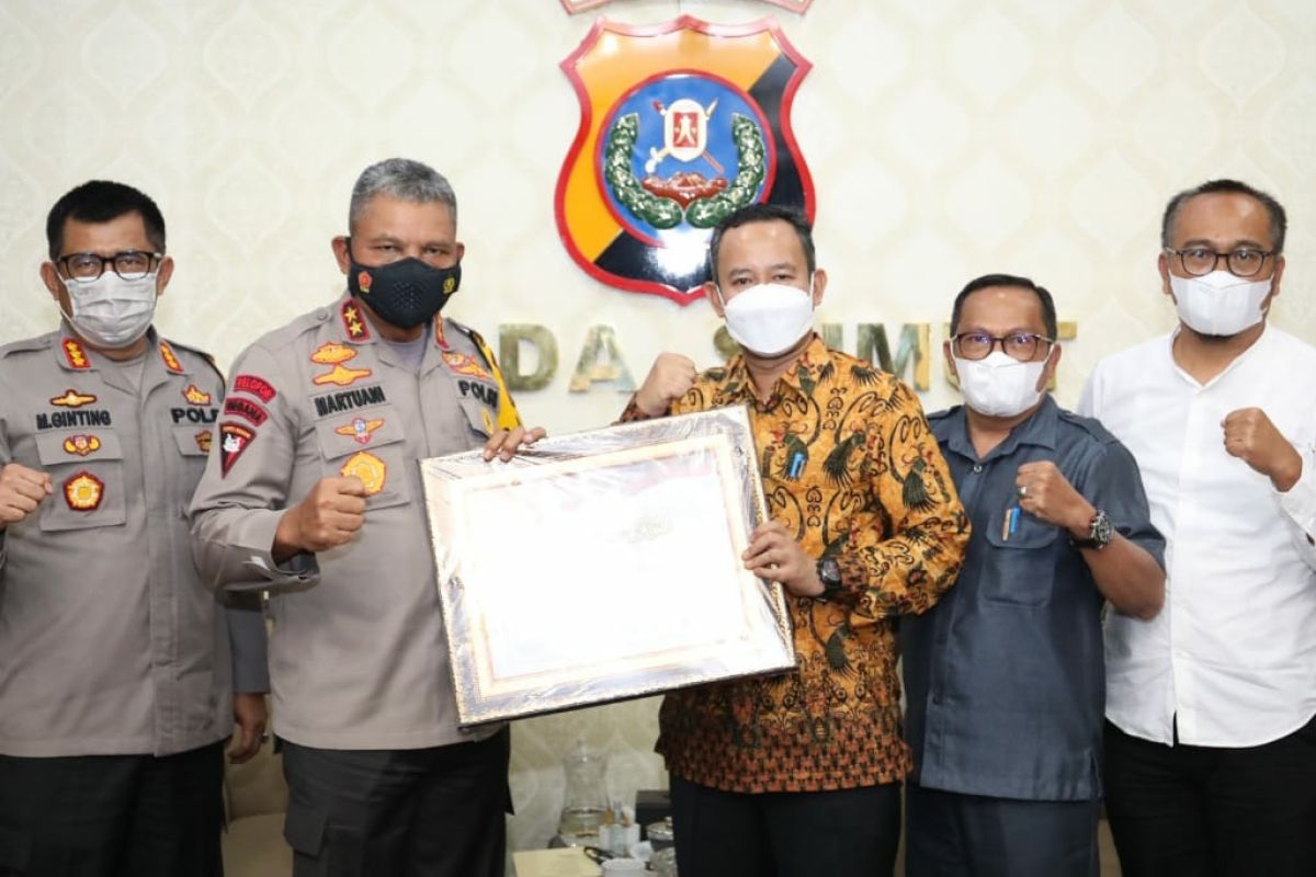 Polda terima piagam penghargaan dari  KPU Sumut