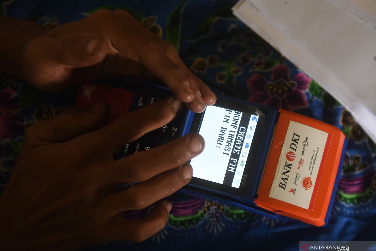 Pos Indonesia starts social cash transfers in Jakarta