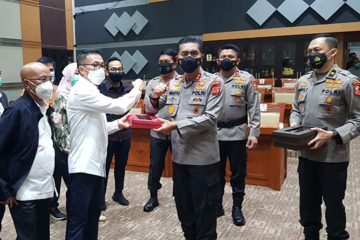 Kapolda Aceh pimpin tim antar makalah calon Kapolri ke DPR