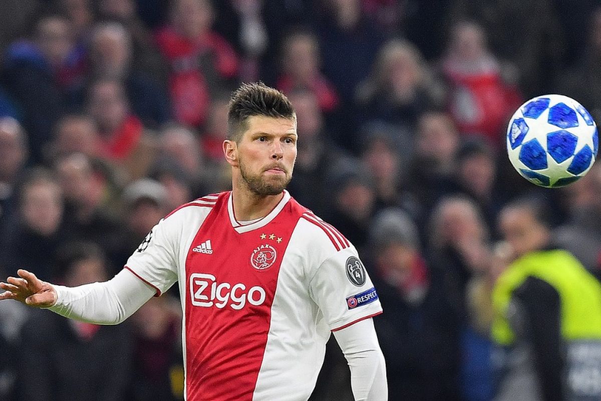 Schalke  rekrut kembali Klaas-Jan Huntelaar