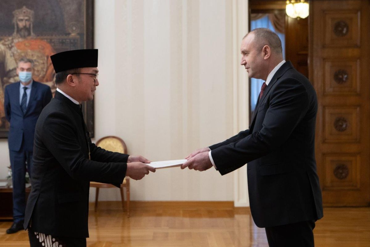 Dubes RI Iwan Bogananta sampaikan surat kepercayaan ke Presiden Bulgaria